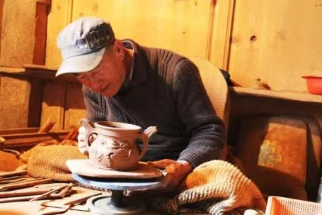 尼西黑陶匠人传承模式、家族谱系与代表性传承人纪实的资料插图